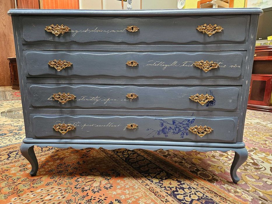 Cómoda antiga totalmente restaurada de forma pers