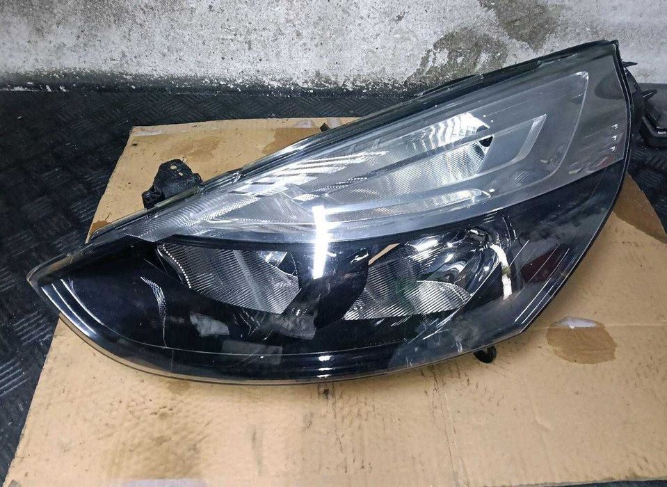 Farol Renault Clio IV