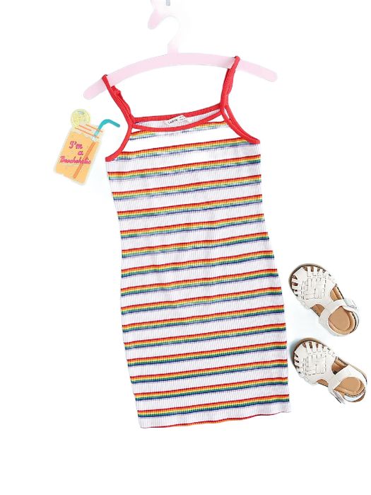 Sukienka Dziewczęca Prążkowana W Tęczowe Paski 140