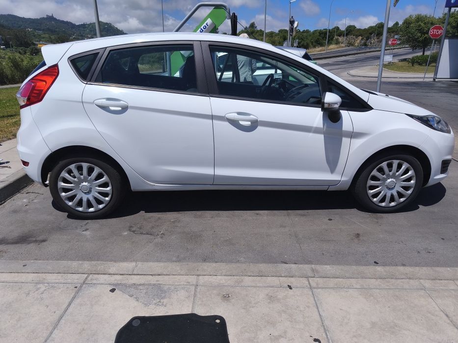 Ford Fiesta 1.5 TDCi Trend 2016 • Distribuição Mudada • 2 Chaves