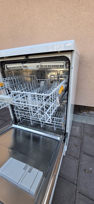 Посудомийна Miele окремостояча