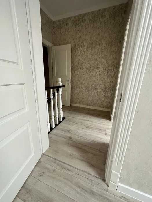 Продається 3к кв 100м кв, ЖК Дмитрівський, м Центральний ринок 18939В