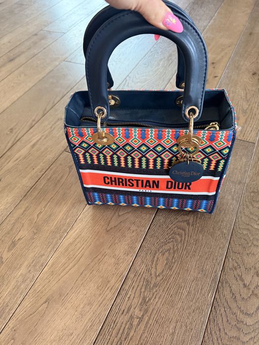 Torebka Christian Dior – luksusowy akcent w Twojej stylizacji!