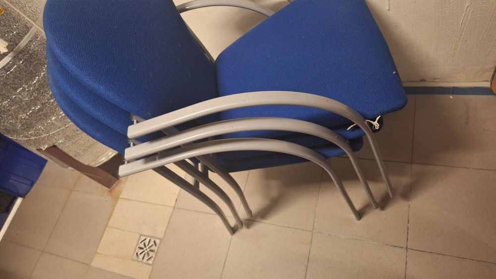Sprzedam Krzesła  szt. Za  120  zloty  4 st