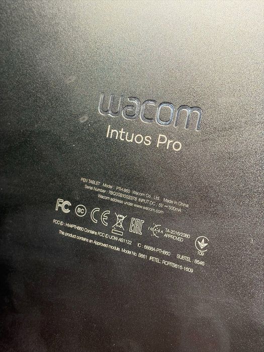 Mesa Digitalizadora Wacom Intuos Pro Large (Paper Edition) - PTH-860