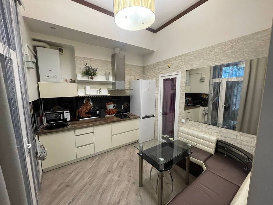 Хозяйка.Квартира возле парка Шевченко