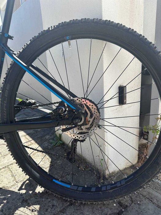 Bicicleta MTB Cube Attention 29''