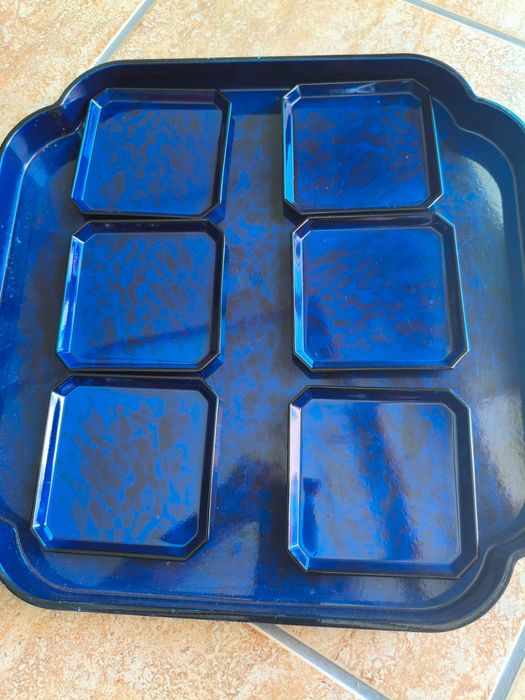 Tabuleiro e bases para copos em Pvc