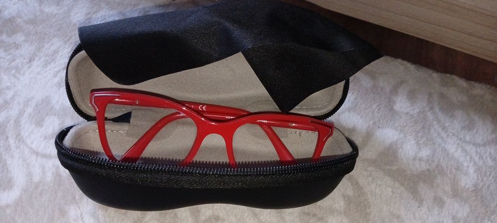 Okulary oprawki firmy Vogue zestaw z etui