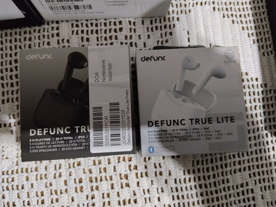 Auriculares Bluetooth - Branco e Preto - Vários