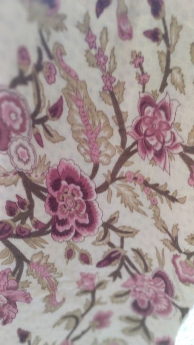 Écharpe reversível com motivos florais da Massimo Dutti