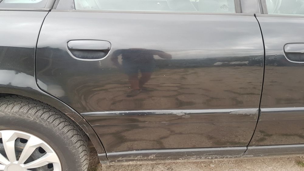 Audi a4 b5 1.9 tdi 115 sedan LY9W 2000 części blask