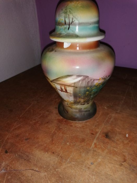 Jarro com tampa pintado a mão