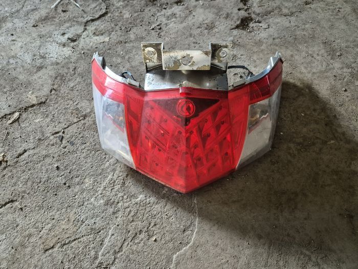 Tylna Lampa Sym GTS H1096