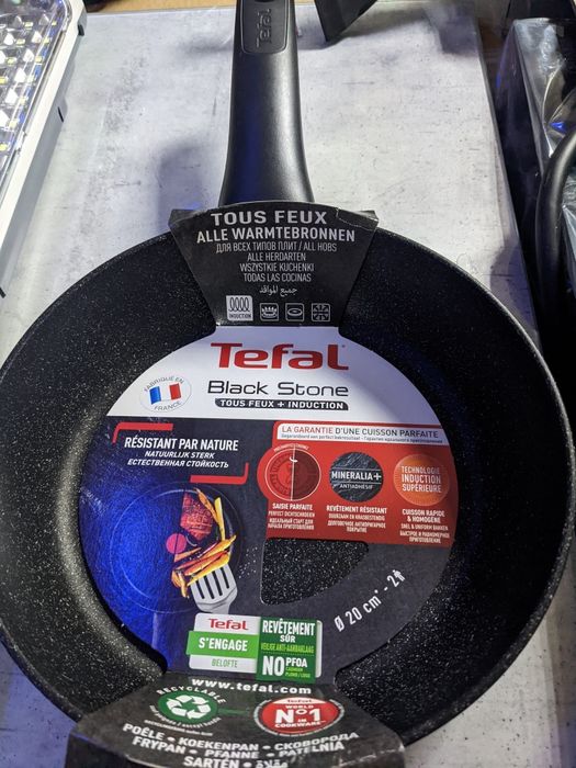 Сковорода Tefal Black Stone 20 см G2810202