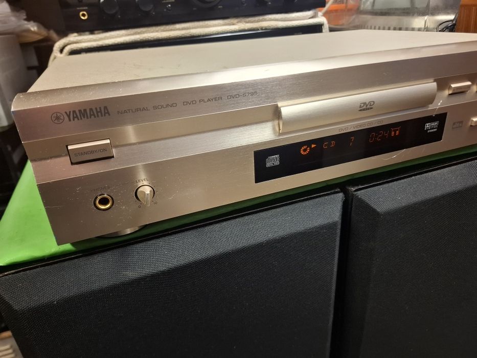 Cd  Yamaha DVD-S795