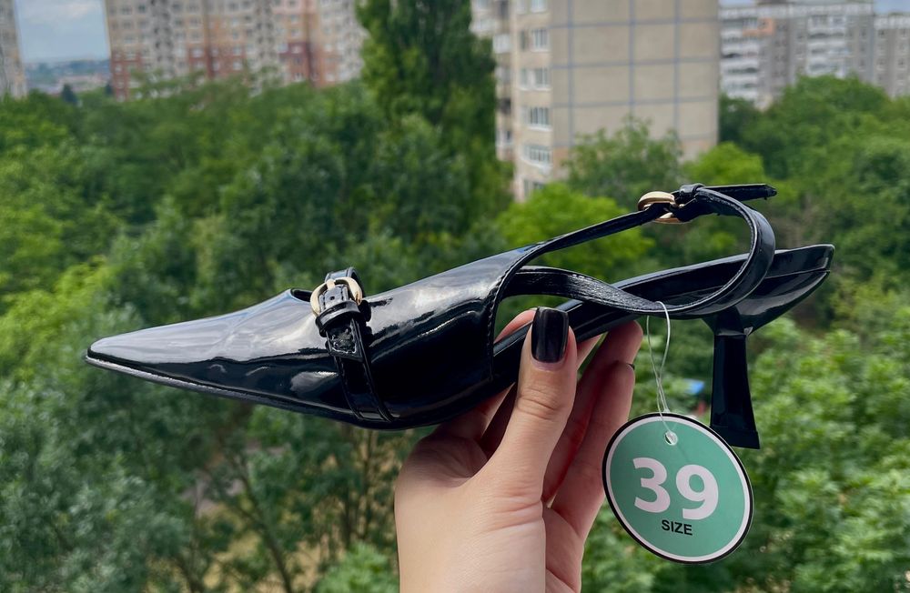 Слінгбеки лакові, туфлі з загостреним носком