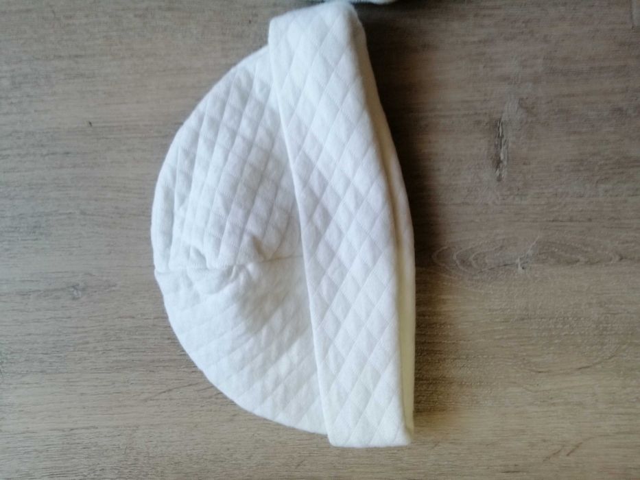 2 gorros, 6-12 meses
