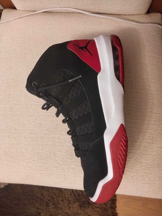 Jordan max aura semi novas