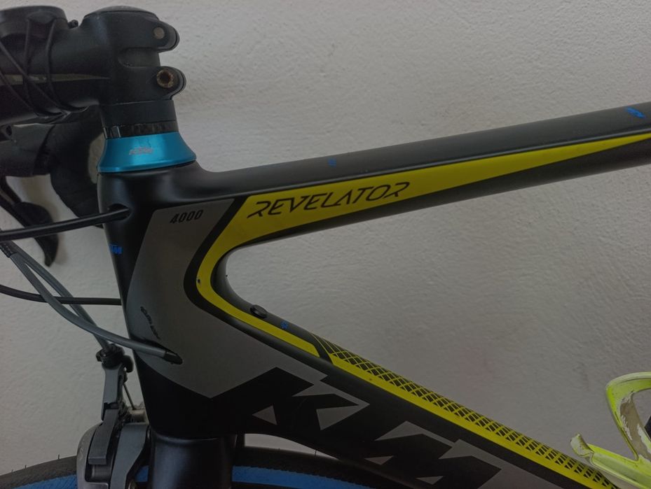 Bicicleta de estrada KTM carbono M