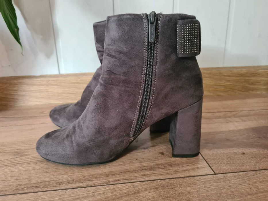 Buty zamszowe Jenny Fairy roz. 38 Stan BDB