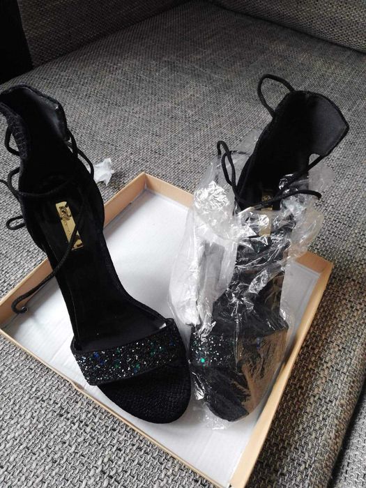 Szpilki czarne GLAMOUR, roz 39, nowe
