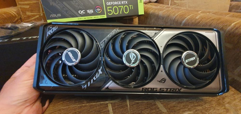 Продам Відеокарту ASUS ROG-STRIX-RTX5070TI-O16G-GAMING
