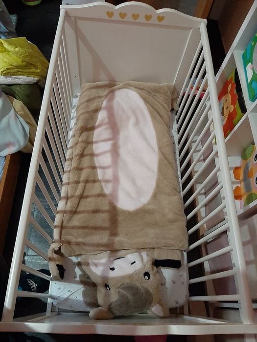 Berço e colchão IKEA