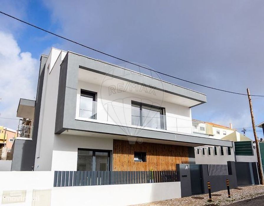 Moradia T5 para venda