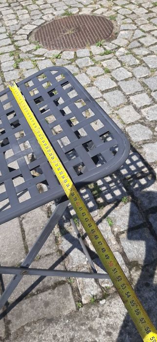 Zestaw 4 krzesła i stół ogrodowy