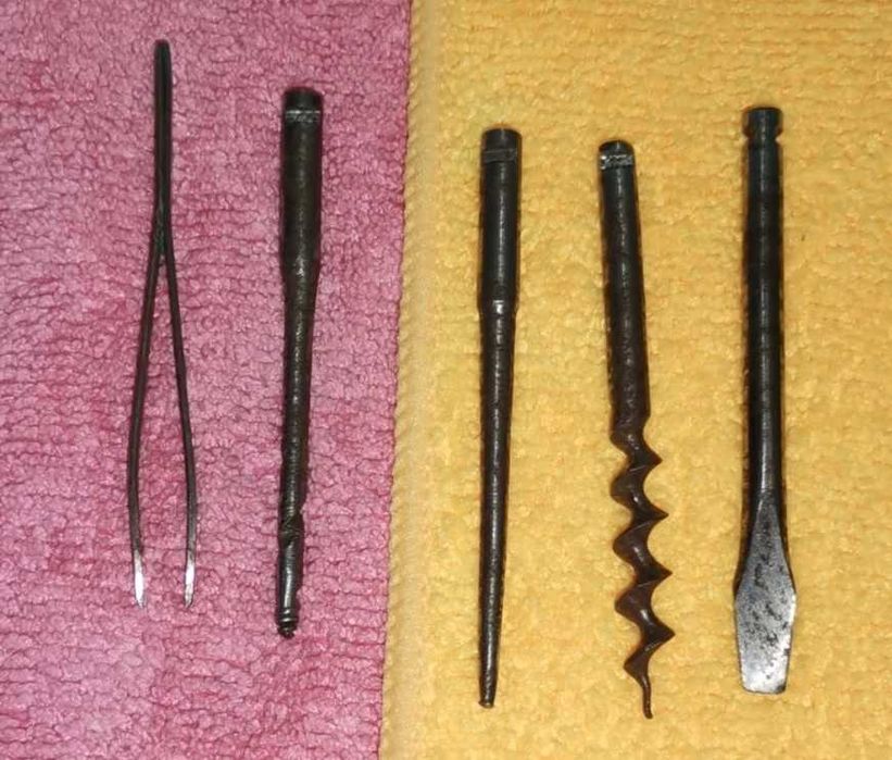 Conjunto Multiusos Portátil Antigo com Chaves de Fendas - Anos 30