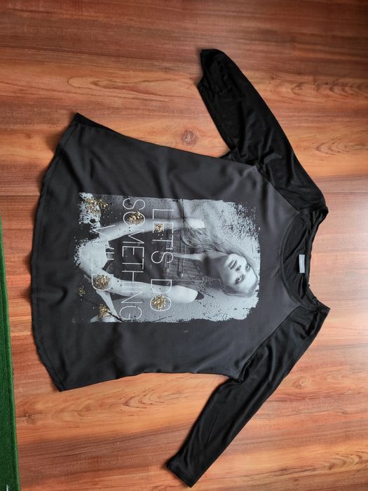 Czarna bluzka z nadrukiem 46