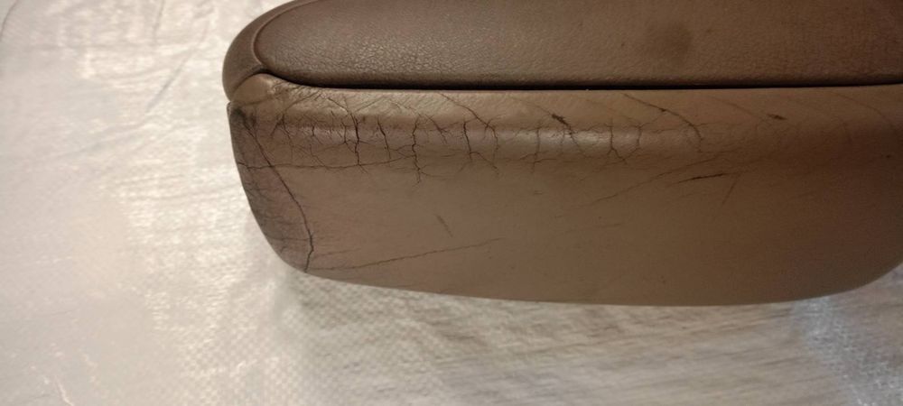 Podłokietnik Audi A6 C5 skóra