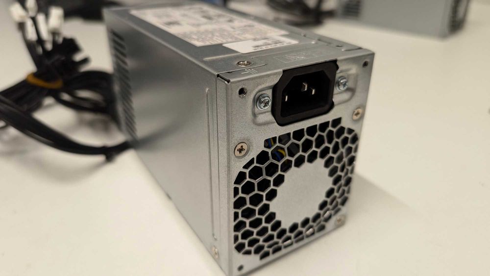 Fonte de Alimentação HP 500W 80+GOLD Alta Eficiência