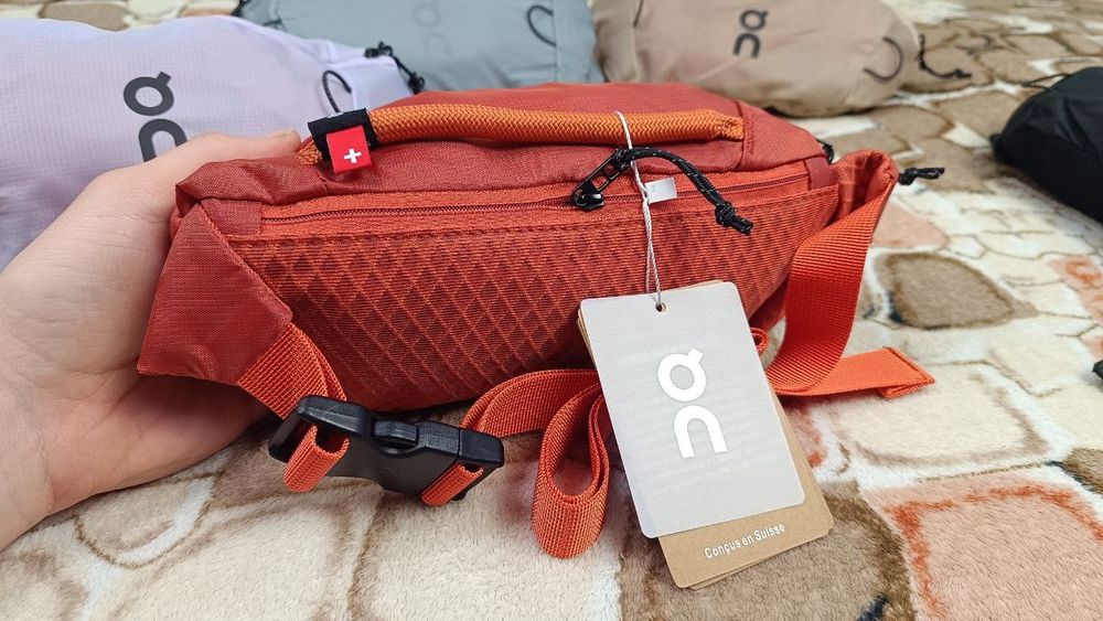 Сумка на пояс On Waist Packlite 2L бананка он дейпак osprey nike