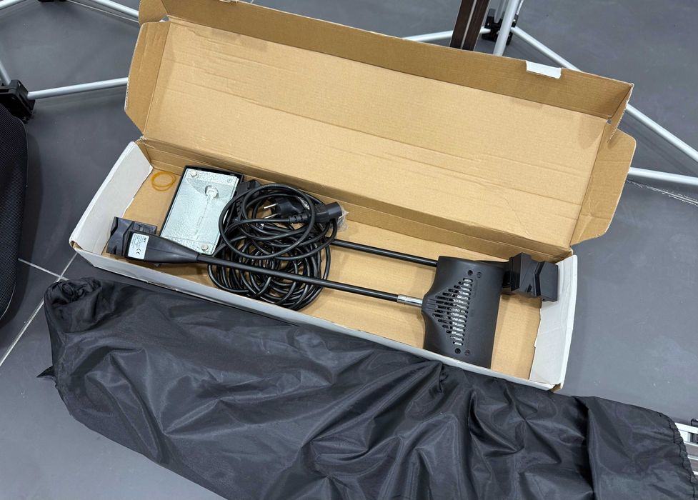 Pop Up Display Magnético 2,5x2,5m com Luzes e Trolley – Como Novo