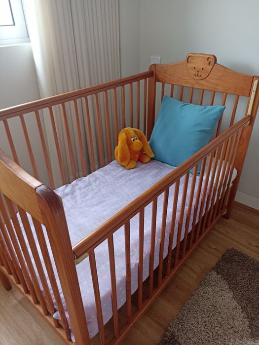 Berço/ cama de grades Zippy com colchão (bom estado)