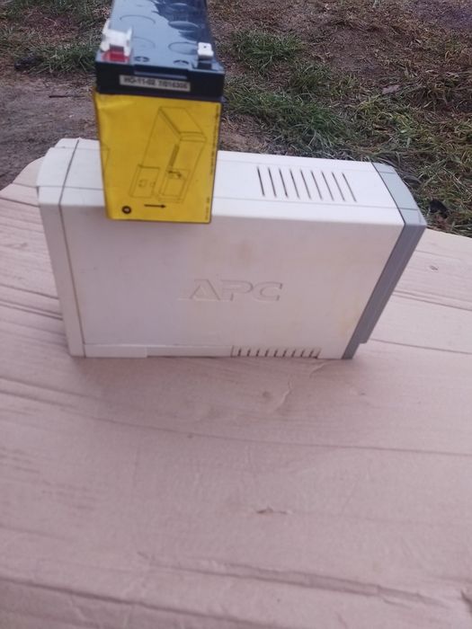 Безперебійне джерело живлення