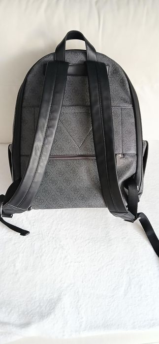 Mala Guess Nova com compartimento para computador