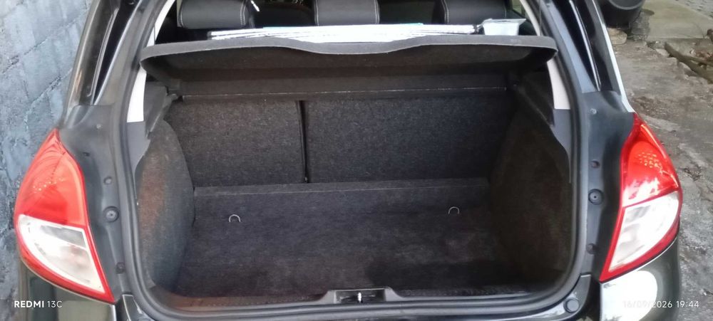 Vendo Renault Modelo Clio III Fase Phase II / facelift  Navegação Integrada / Versão com GPS.