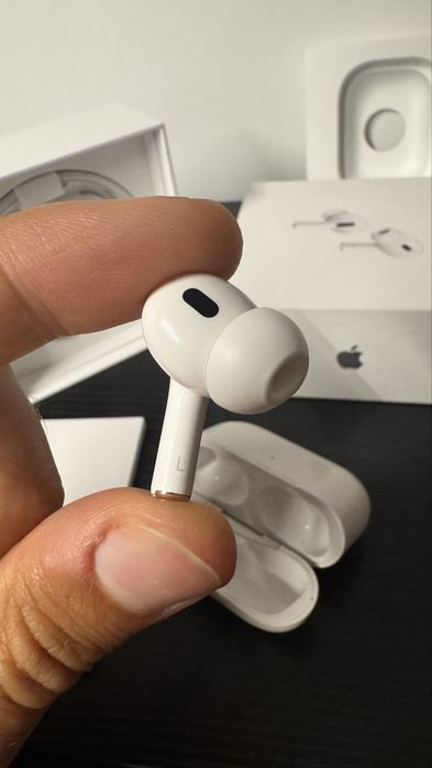 Apple AirPods Pro 2 - Left pod only