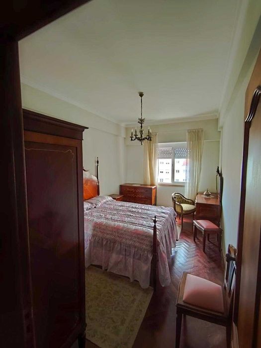 Apartamento T1 para arrendar Campo grande- Alvalade