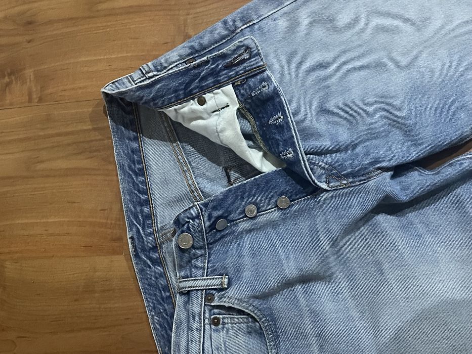 Calcas Levis em muito bom estado