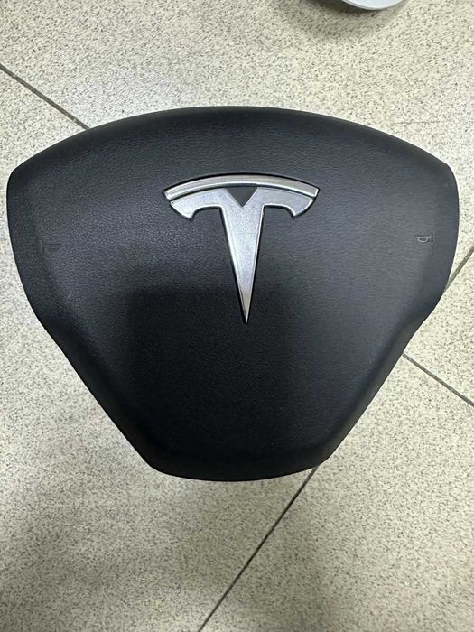 Подушки безпеки , аербеги ,безпека Tesla Model 3,Tesla Model Y