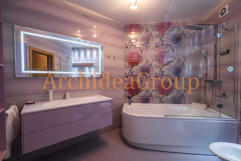 Амбітна видова квартира 86м2  в центрі Києва на вул. Голосіівська 13-А