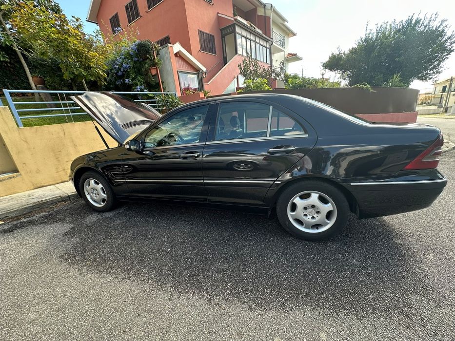 Mercedes -Benz 220 CDI