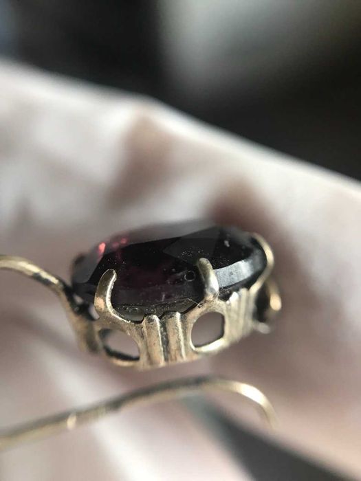 Продам срібні сережки з позолотою і корундом.