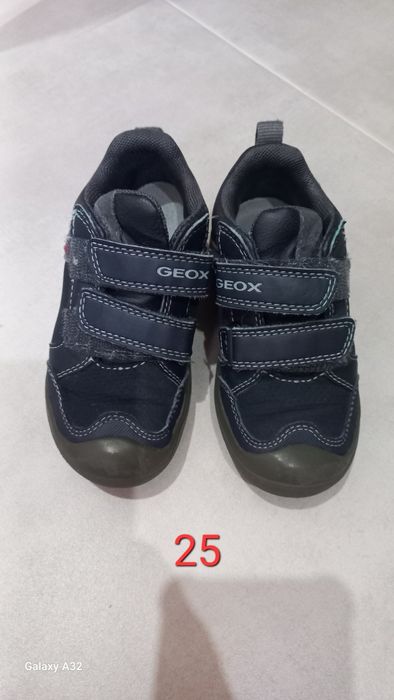 Vários ténis menino