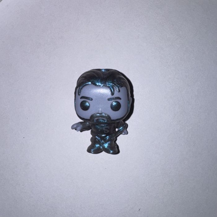 ОБМІН/продаж Stranger Things Kinder фігурки