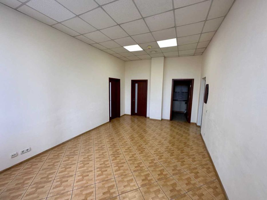 Офісний блок в БЦ, 14 кабінетів, 580 м.кв., генератор, М Дорогожичи